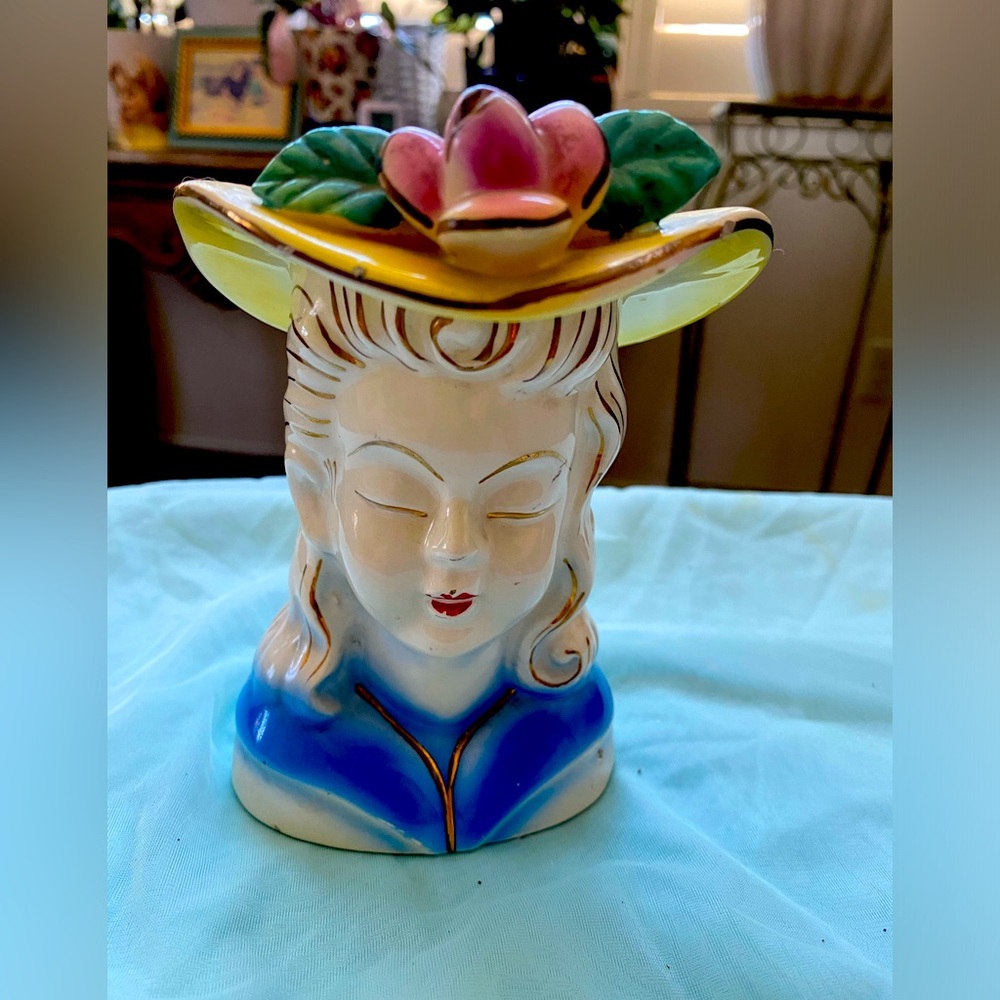 LADY HEAD VASE 7”